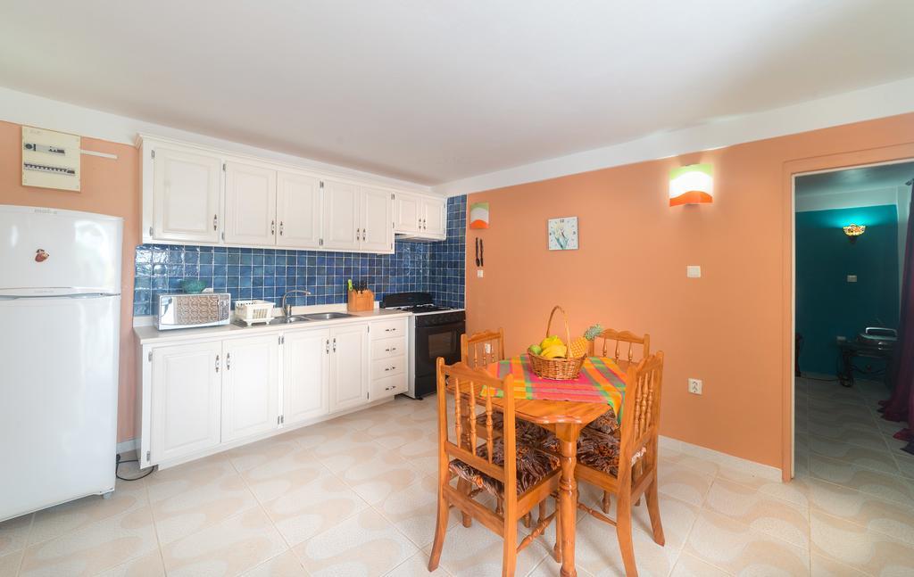 Royal Palm Holiday Apartment Méro エクステリア 写真