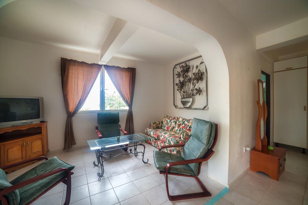 Royal Palm Holiday Apartment Méro エクステリア 写真